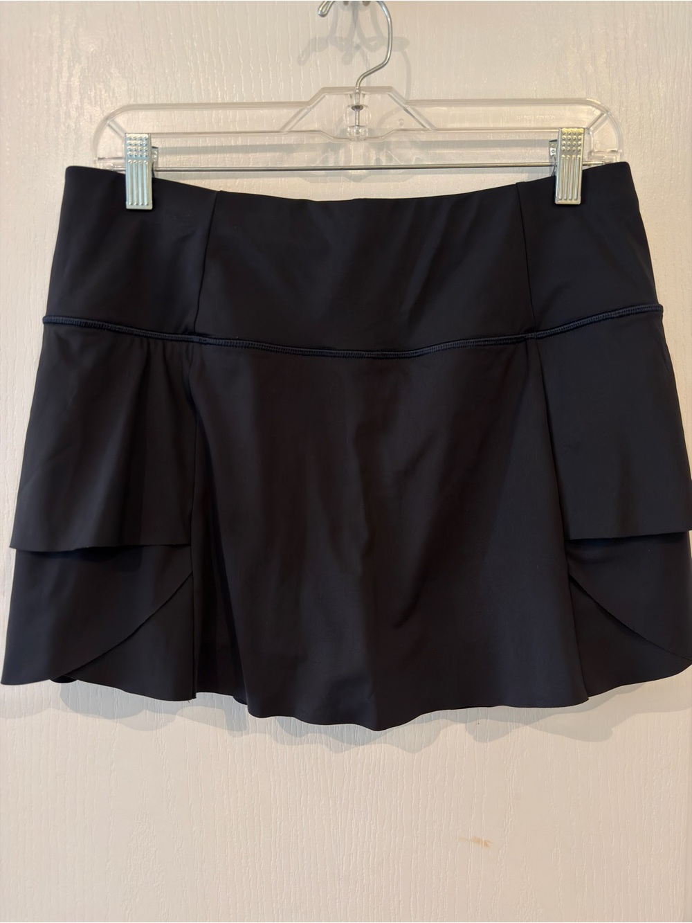 Athleta Momentum Ruffle Skort Black Size M